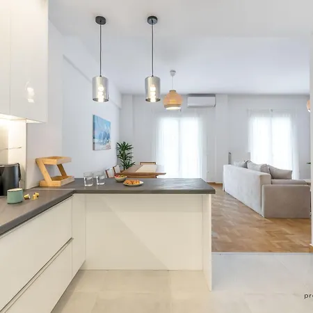 Free-spirit Large Boho With Free-parking Apartment Athens