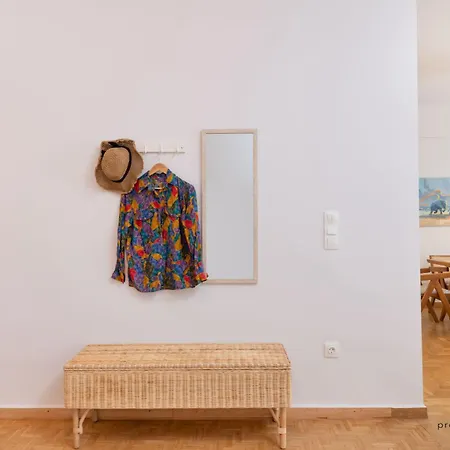 Free-spirit Large Boho With Free-parking Apartment *
